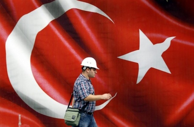 Фич понижи вчера кредитния рейтинг на Турция до ниво боклук