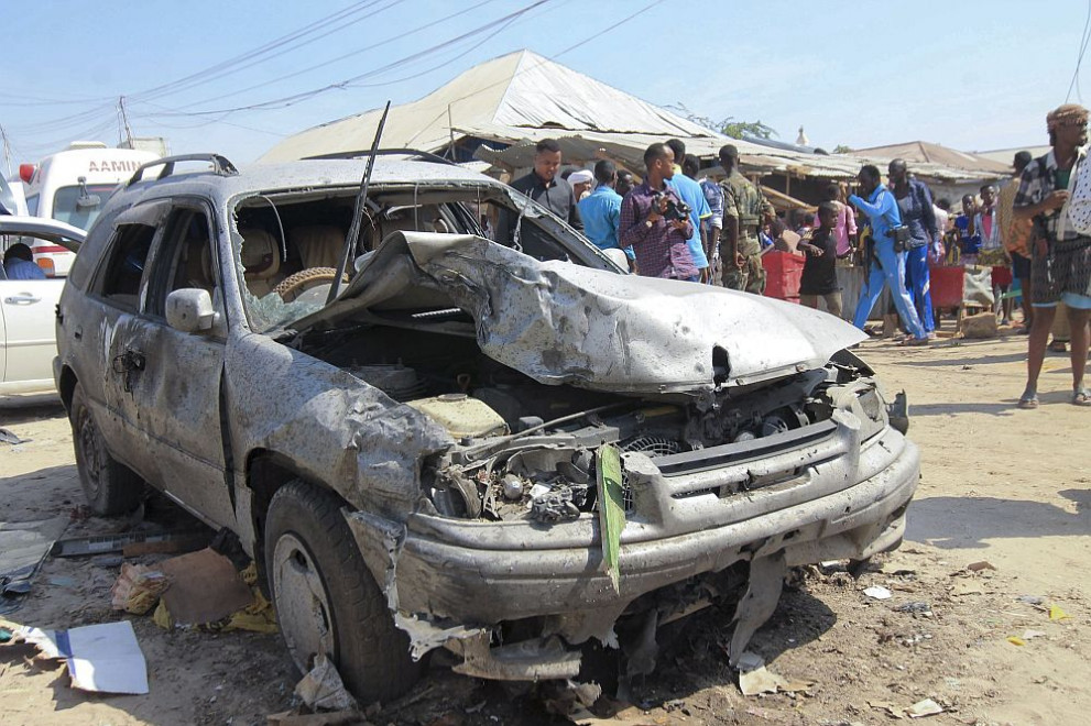 Десетки жертви и ранени при атентат с кола бомба в Могадишу