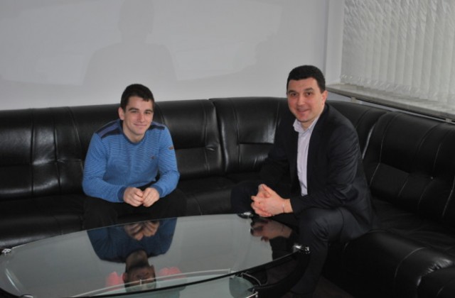 След големия успех Петър Малев се срещна с кмета на Генерал Тошево Валентин Димитров