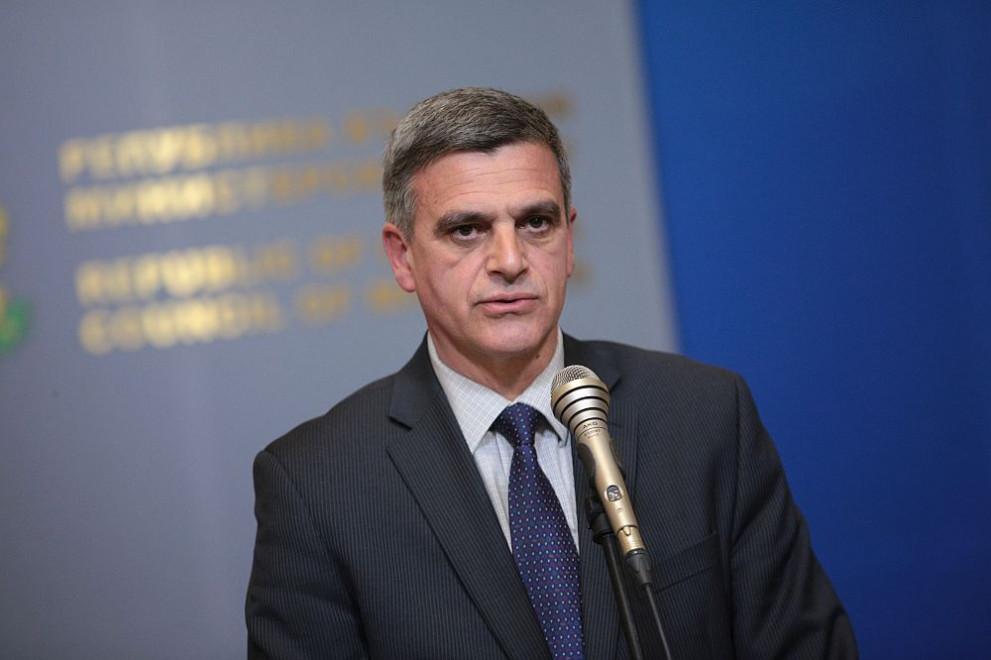 Служебният вицепремиер и министър на отбраната Стефан Янев