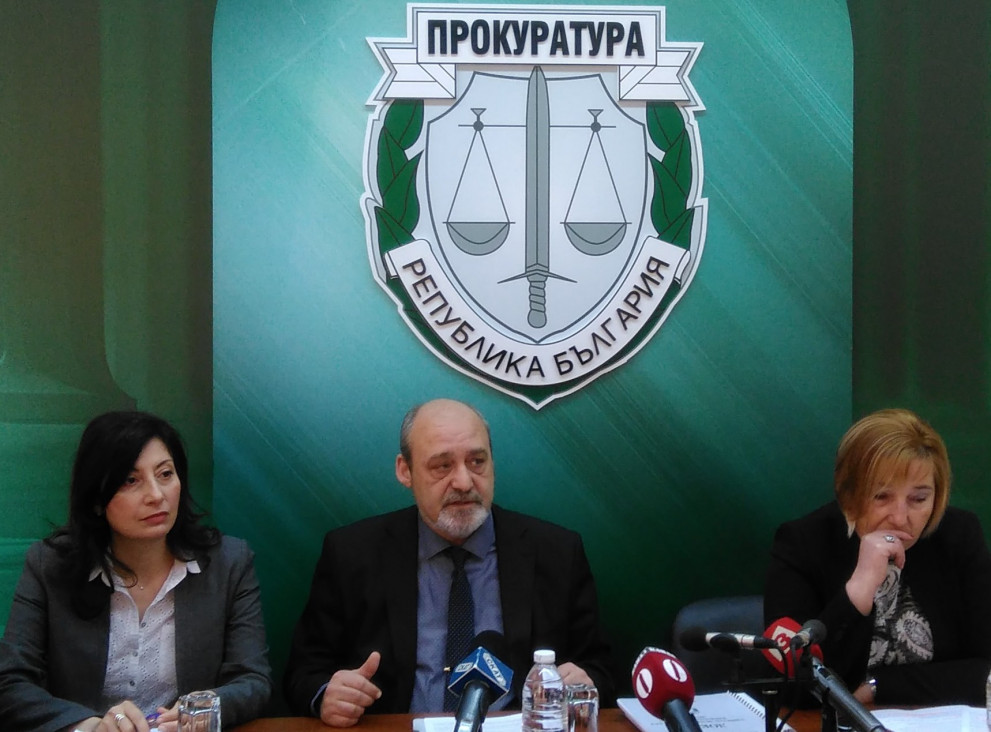 МВР и ДАНС  да обърнат по-голямо внимание на антикорупционните разследвания, призова днес председателят на Апелативната прокуратура в Бургас Любомир Петров.