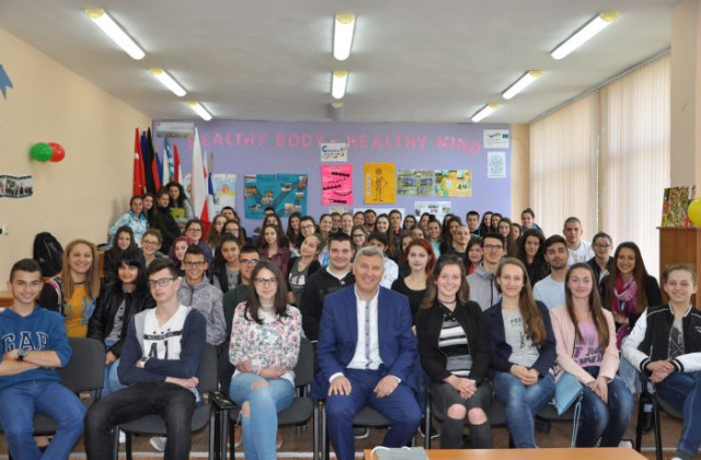 Кметът Красимир Герчев се срещна с ученици от Разлог