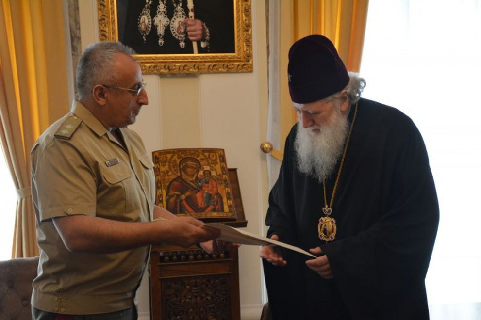 Почетен знак на Военната академия в София бе връчен на патриарх Неофит