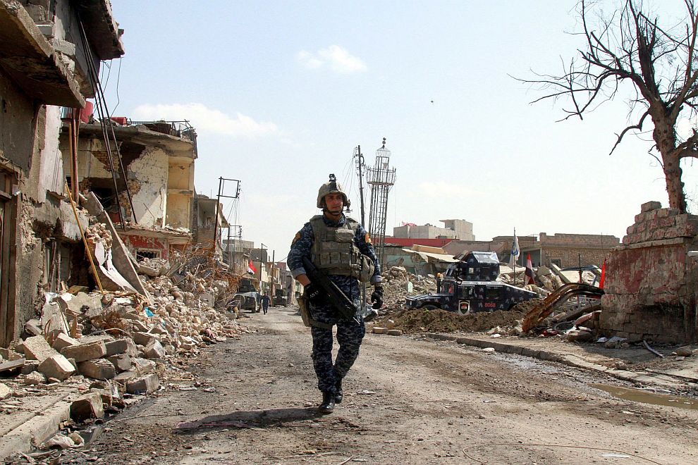 Иракските правителствени сили провеждат заключителния етап от операцията си срещу джихадистите в Мосул след седем месеца на боеве.