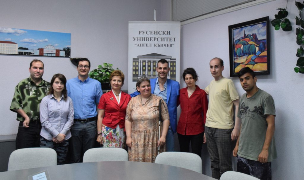 Депутатът Михаил Христов се срещна със студенти с увреждания