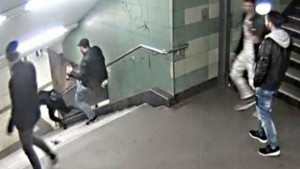  Берлин метро жена нахлуване 