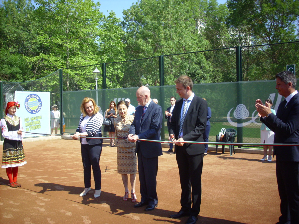Откриването на тенис центъра