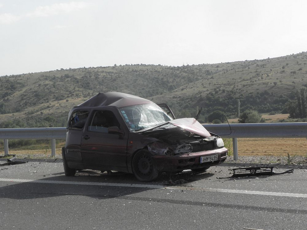 Трима души пострадаха при катастрофа на магистрала "Струма"