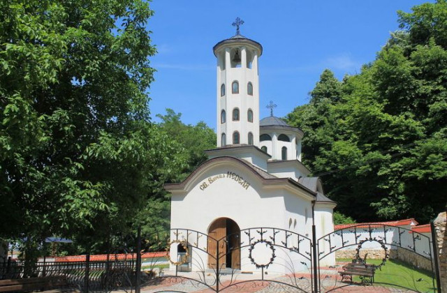 Църквата в село Коларово