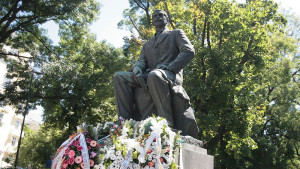  Паметникът на Иван Вазов в София 