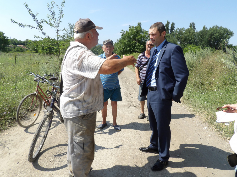Областният управител Митко Стайков се срещна със собственици на зеленчукови градини