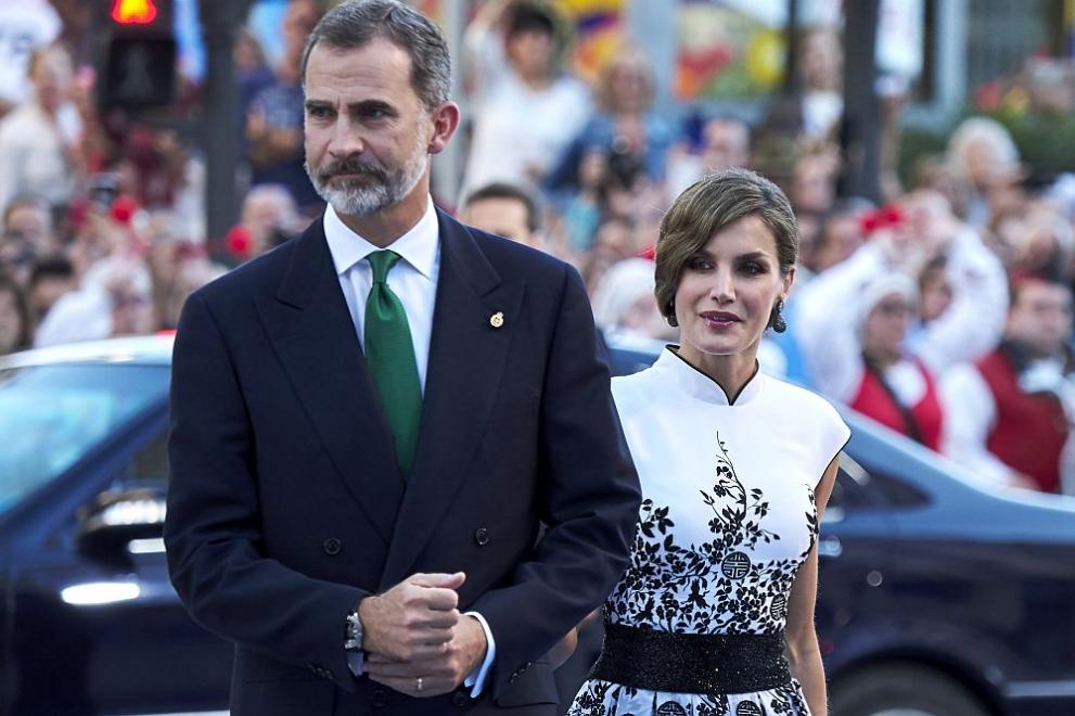 Испанският крал Фелипе Шести и кралица Летисия церемонията за връчването на наградата на принцесата на Астурия