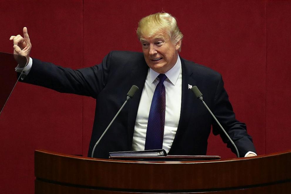 Доналд Тръмп държа реч пред парламента при посещението си в Южна Корея