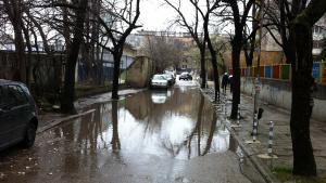 Наводнена улица във Варна