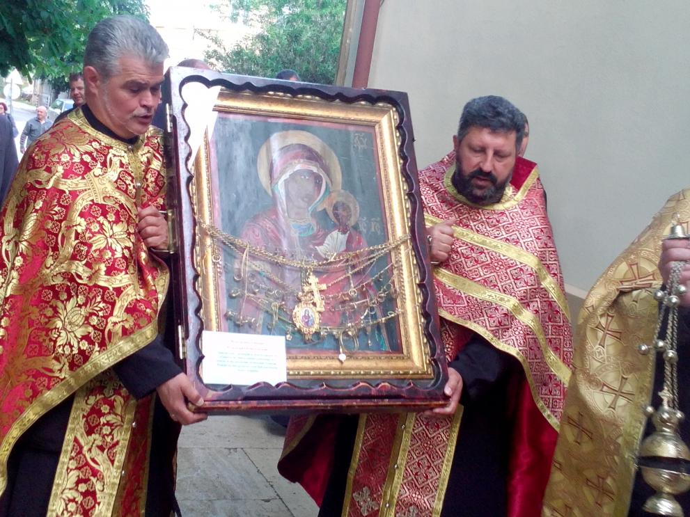 Пристигането на чудотворната икона във Враца.