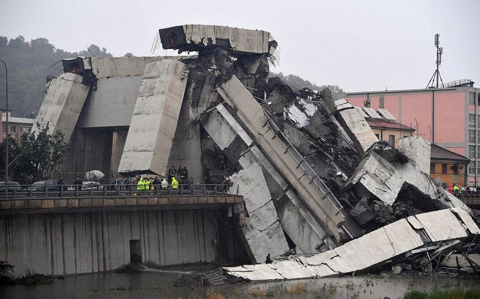  Мост на автомагистрала в Италия рухна покрай град Генуа 