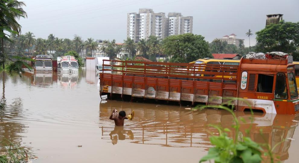  Индия наводнения 
