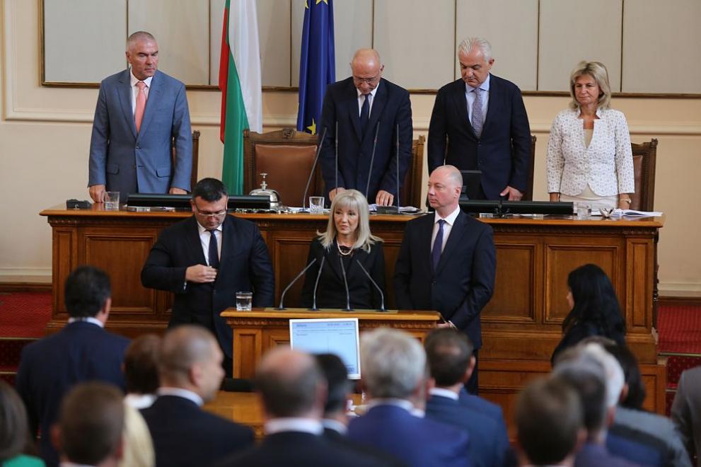  Новите министри Младен Маринов, Петя Аврамова и Росен Желязков поставиха клетва пред Народното събрание 