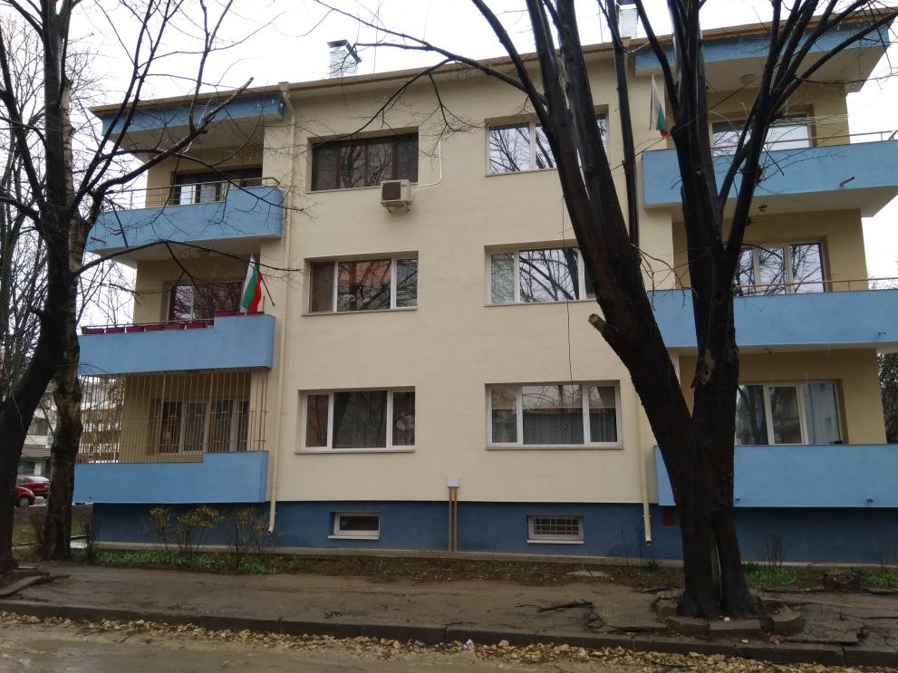 Санирана жилищна сграда в Добрич