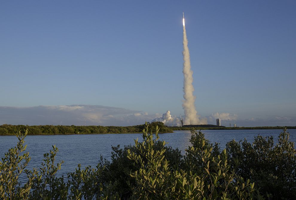 Космическият апарат ОСИРИС-РЕКС беше изстрелян към астероида Бену през септември 2016 година
