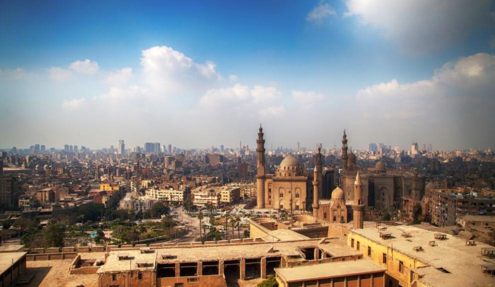 Кайро - столицата на Египет, е най-големият метрополис в Близкия Изток и Арабския свят, както и един от най-големите в Африка