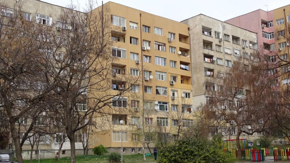  46-годишен мъж умря след рухване от блок в Благоевград 