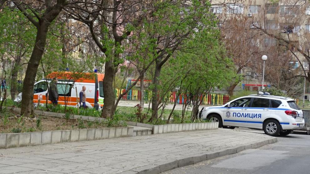  мъж умря след рухване от блок в Благоевград 