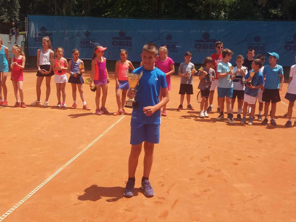 Виктор Атанасов от кюстендилския клуб „Осогово- Елит” спечели турнира по тенис на корт Royal cup
