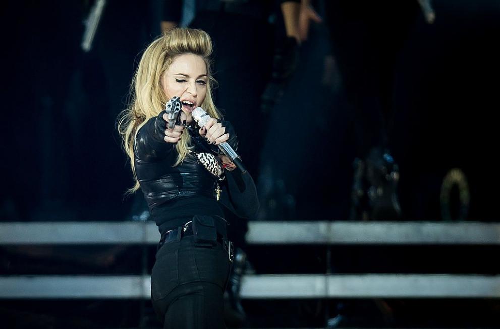 Кралицата на попа Мадона се включи в дебата за насилието с огнестрелни оръжия