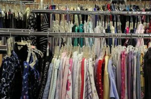 Едва 8% от българските облекла се продават у нас