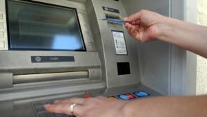 Какво да правим ако решим да изтеглим пари от банкомат