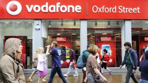 Преговори за над 100 млрд долара изстреляха Vodafone