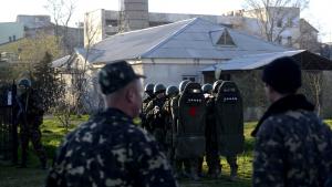 Русия за превзе трета украинска военна база