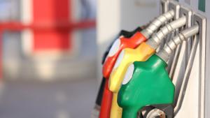 Малките бензиностанции повишиха цените на горивата показват данните на сайта