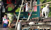 Хиляди напускат масово Банког, бягайки от водите