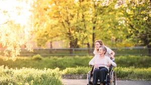 Близо 50 100 българи получават социална пенсия за инвалидност от тях