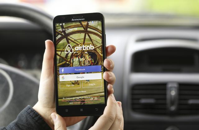 Акциите на Еърбиенби (Airbnb) се сринаха с цели 6 на