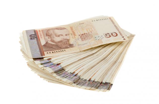 Българите държат в портмонето все по-едри банкноти, затова и най-фалшифицираната
