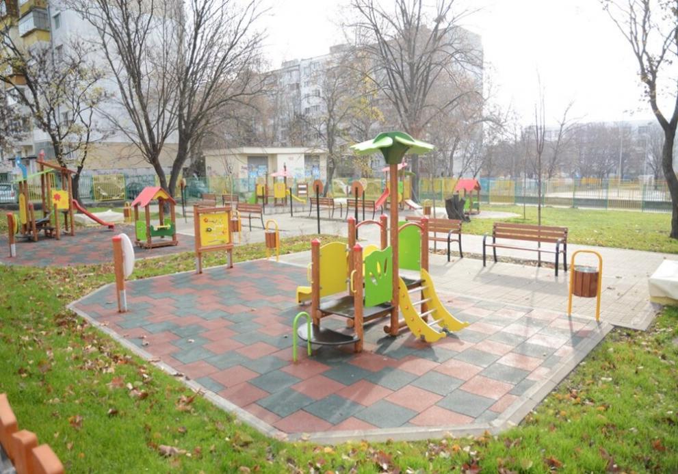 Детска площадка във Варна