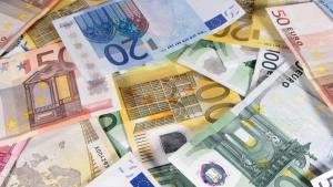 Курсът на еврото леко се повиши в междубанковата търговия във