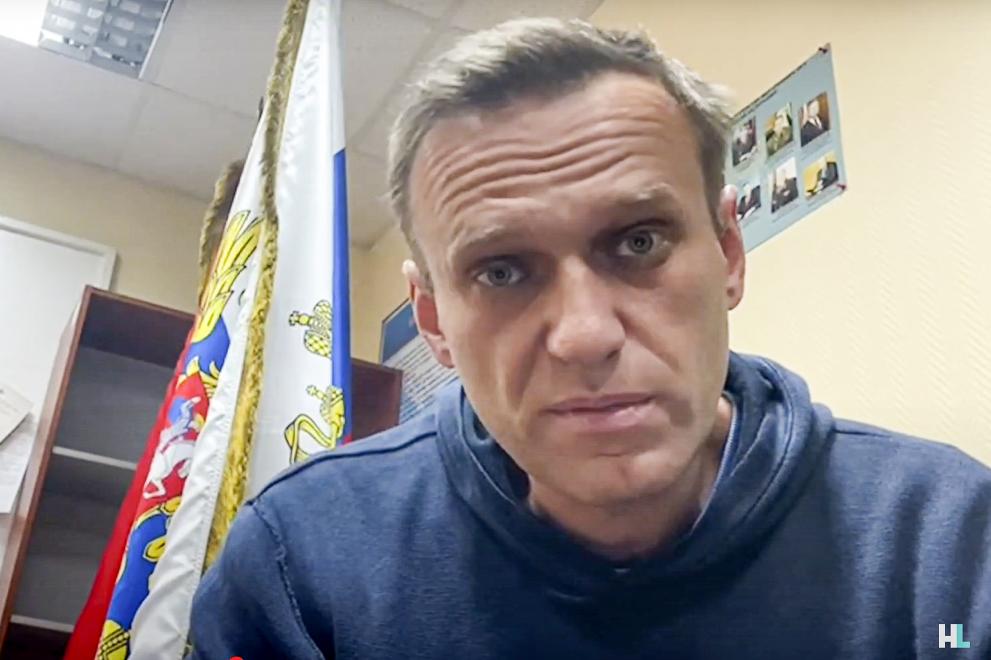 Алексей Навални бе експедитивно арестуван в неделя на летището, а в понеделник вече знаеше и присъдата си