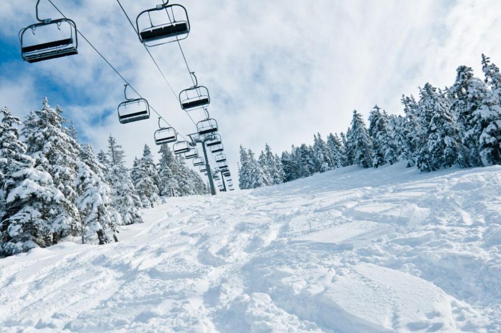 Ски лифтовете във Франция няма да превозват скиори поне още месец