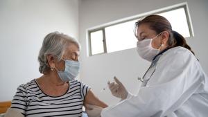 Министерство на здравеопазването обяви условията по които българските пенсионери ваксинирани