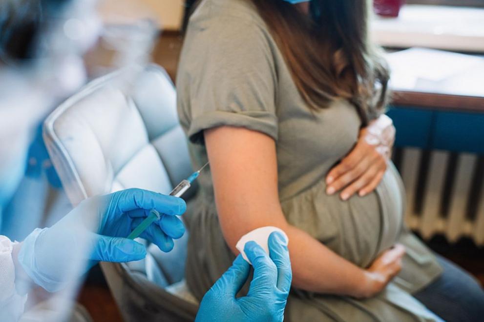 бременна жена ваксинация