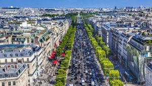 Парижани гласуваха за премахване на джиповете и по големите автомобили от