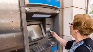 Изплащането на пенсиите през октомври 2023 г чрез пощенските станции