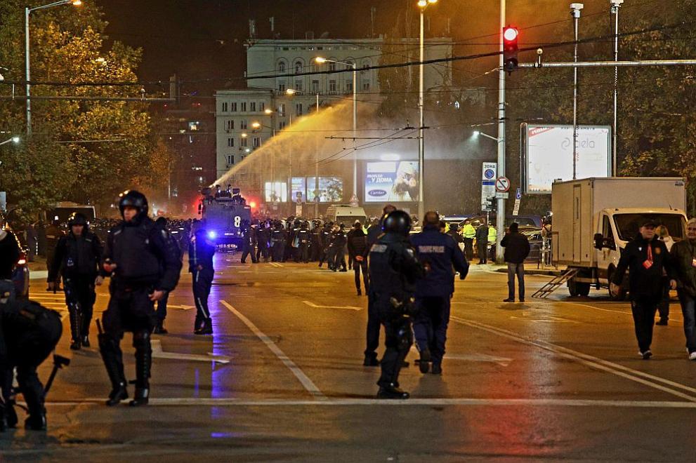 полиция протест София фенове