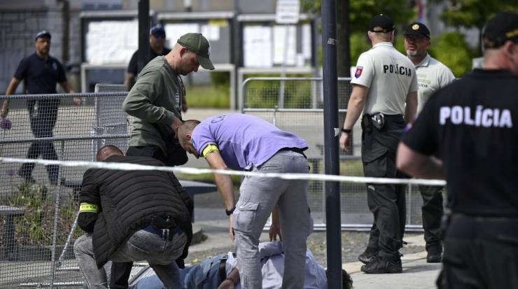 покушение стрелба фицо словакия словашки премиер министър председател