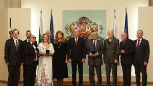 Президентът Румен Радев удостои с Почетния знак на президента български