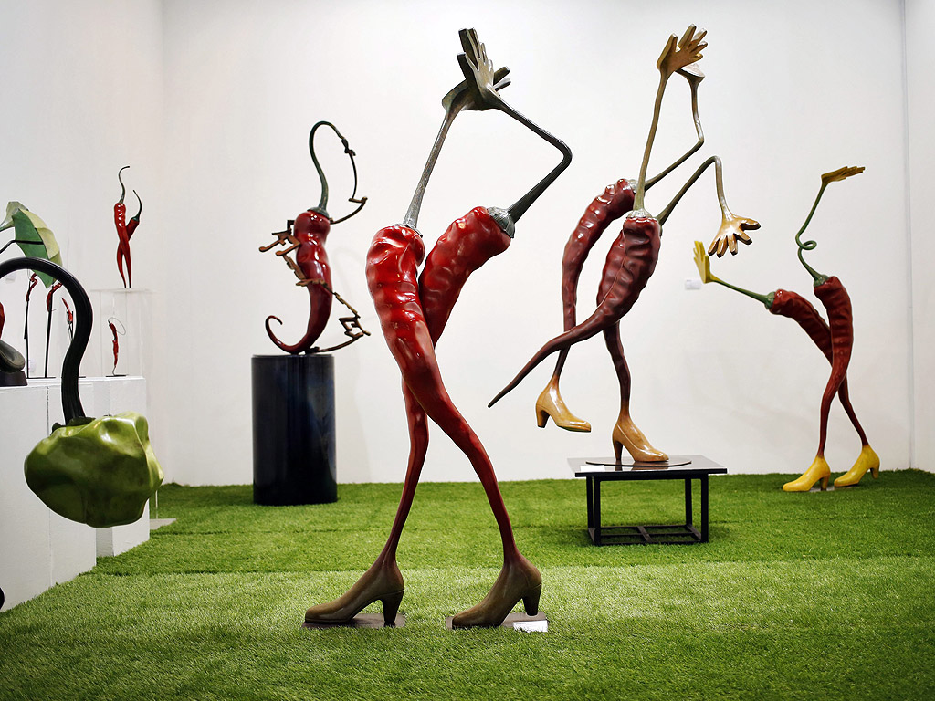 Скулптури в конгресния център на Марина Бей по време на изложението за съвременното изкуство в Сингапур